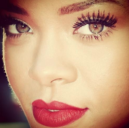 Rihanna-Eyes • Chrome Geek