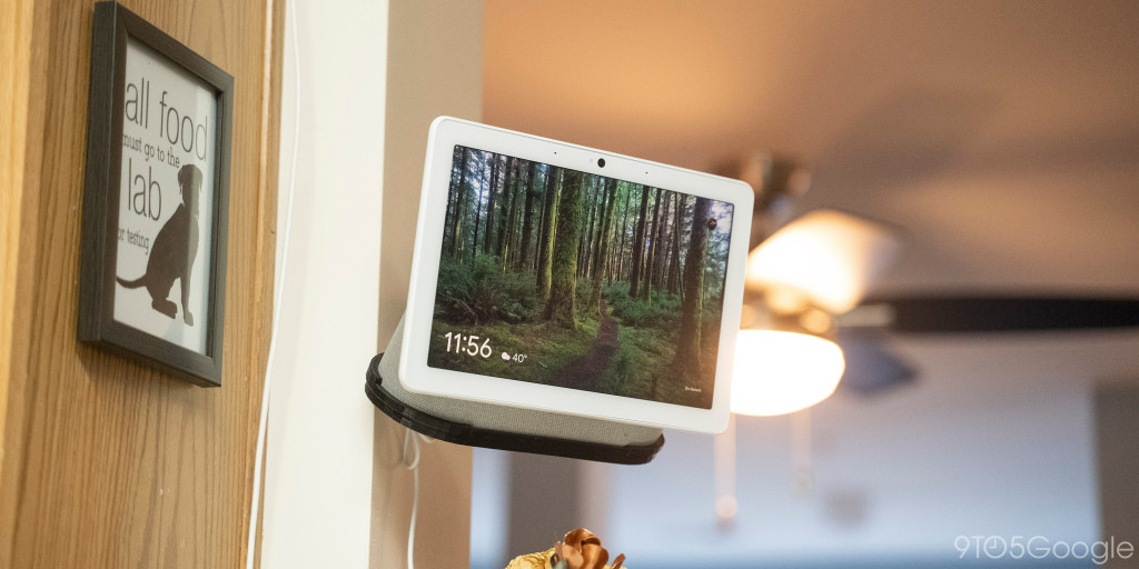 Nest hub max mounted 1