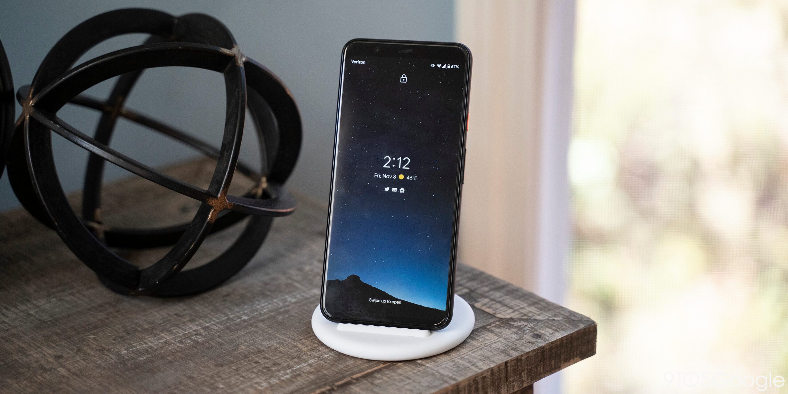 Pixel 4 pixel stand 1 scaled