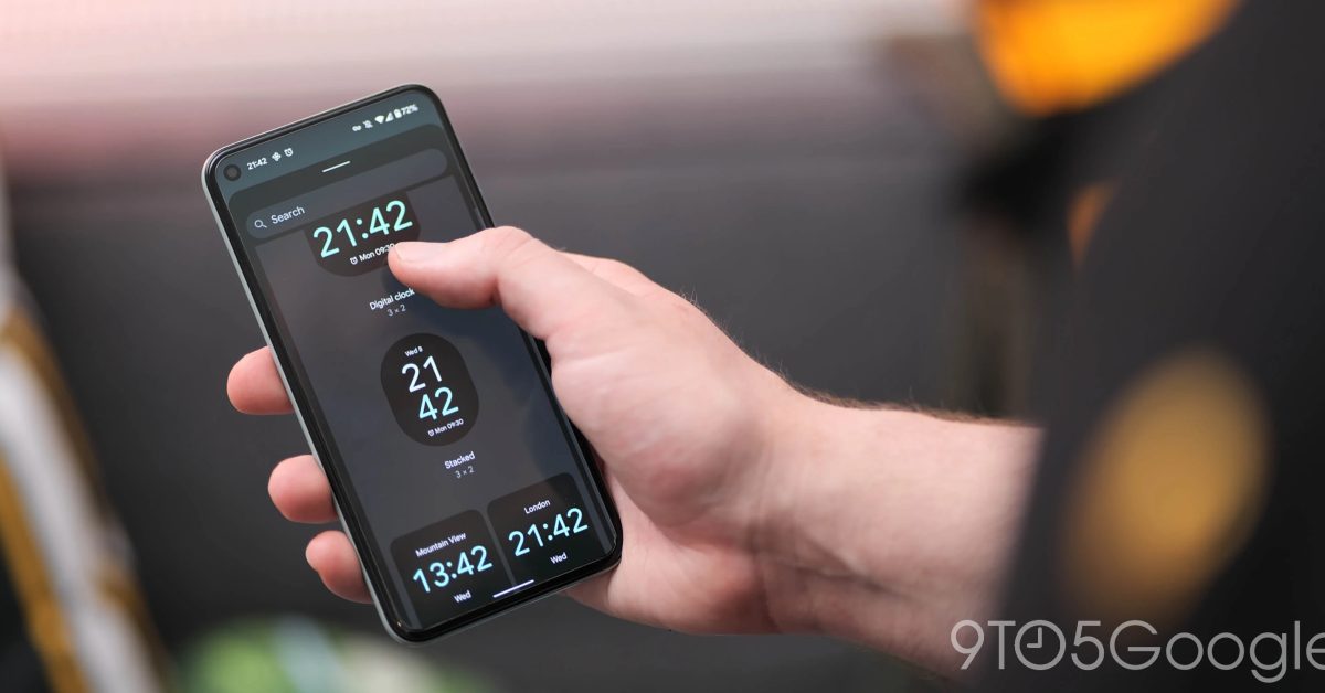 New clock widgets in android 12 beta 5 4