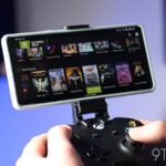 GeForce-NOW-in-controller-cradle.jpg