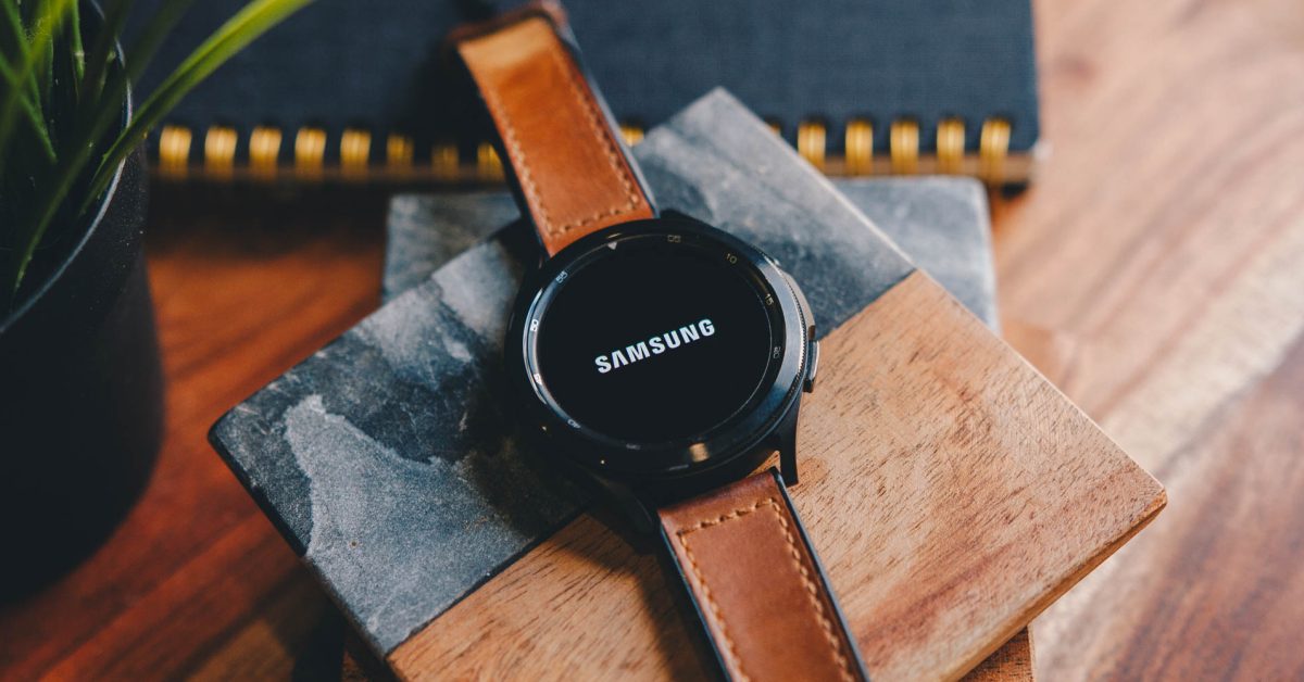 Galaxy watch 4 splash 1