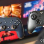 Stadia-and-Xbox-One-controllers.jpg